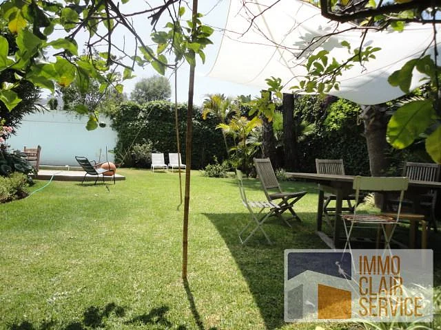 Moderne Villa met Zwembad in Ain Diab