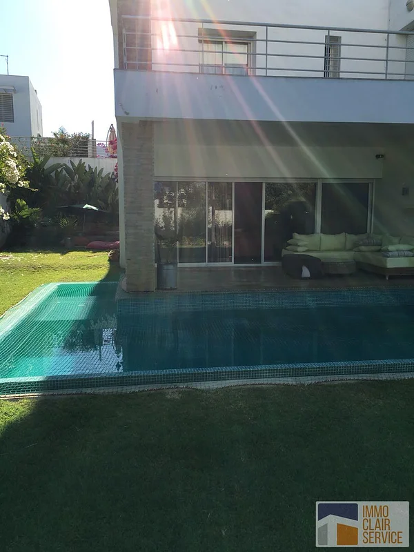 Prachtige Villa met Tuin en Zwembad in Rabat