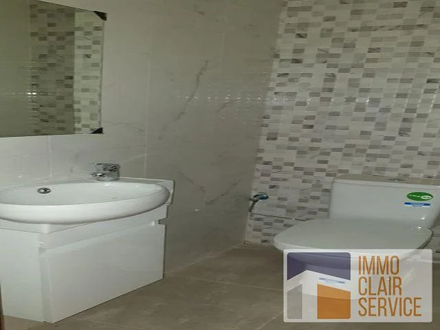 Nieuw Appartement in Témara met Centrale Locatie