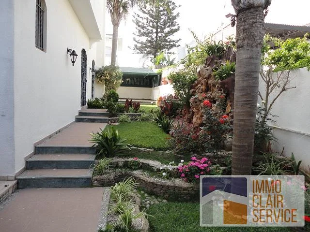 Moderne Villa met Tuin en Garage in Casablanca