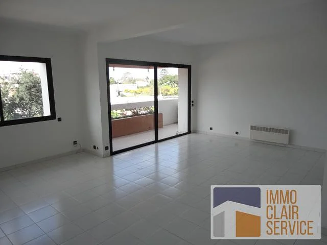 Appartement te huur in Casablanca met balkon
