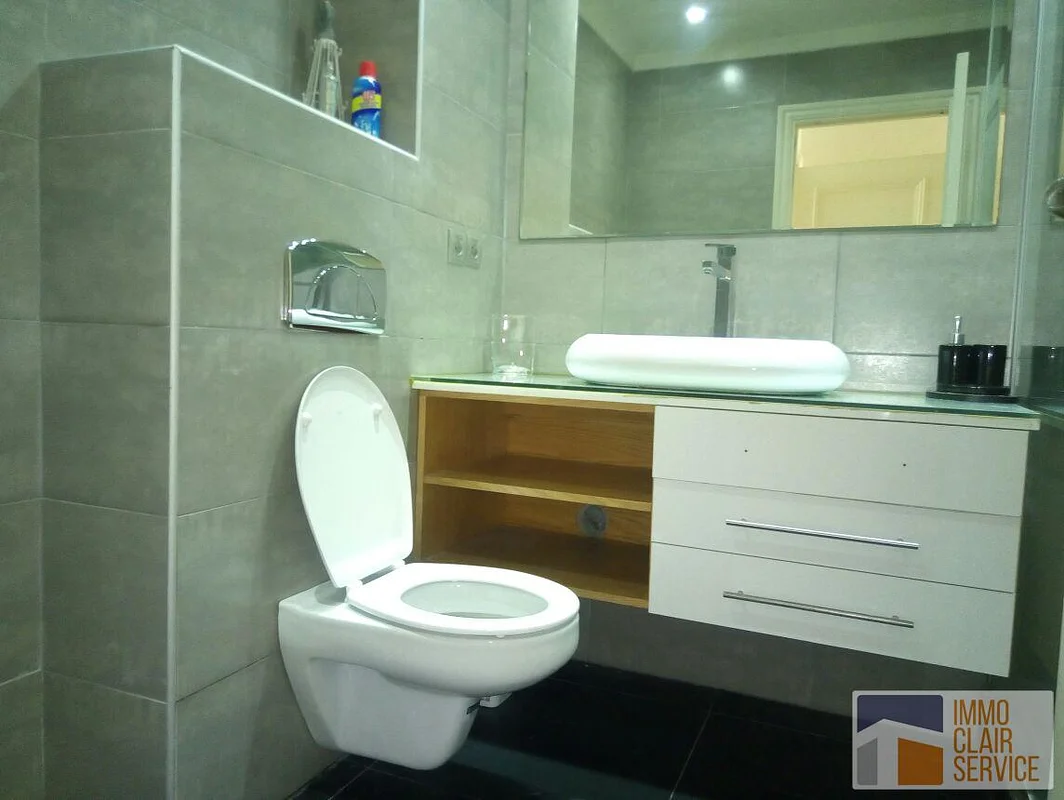 Licht appartement met balkon in Val Fleuri Casablanca