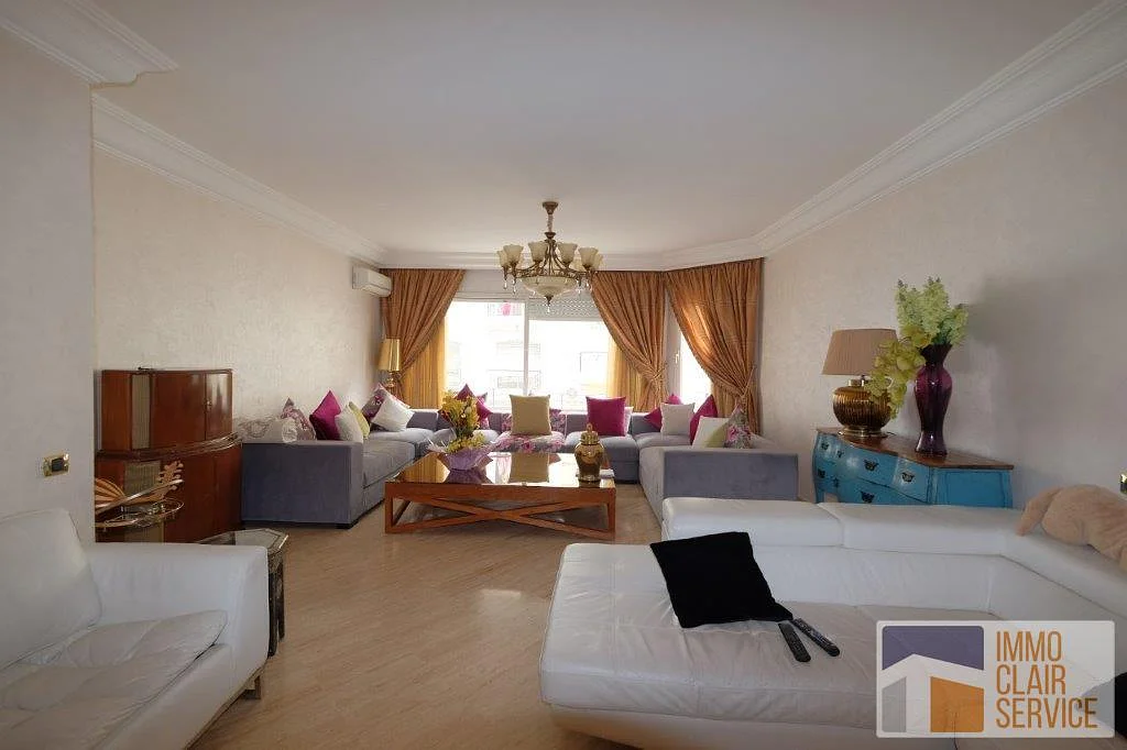 Licht Appartement met Balkon in Casablanca
