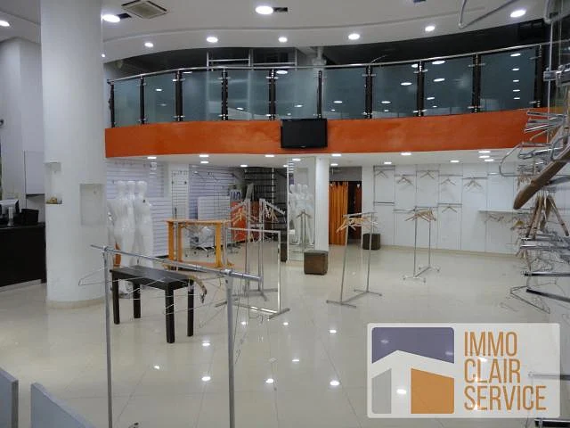 محل تجاري في موقع مميز بالمعاريف