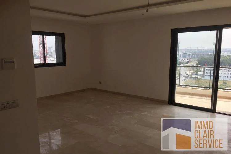 Gerenoveerd appartement met balkon in Rabat