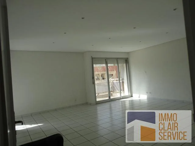 شقة مكاتب في وسط الدار البيضاء