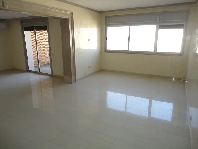 Prachtig gerenoveerd appartement met terras in Gauthier