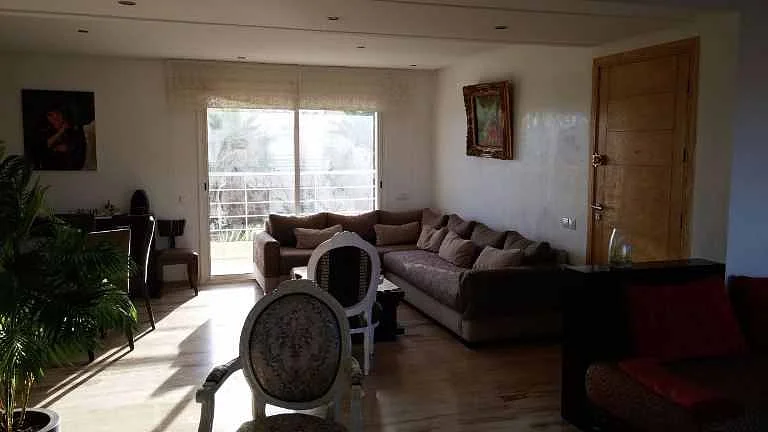 Appartement te Huur met Tuin en Zwembad in Casablanca