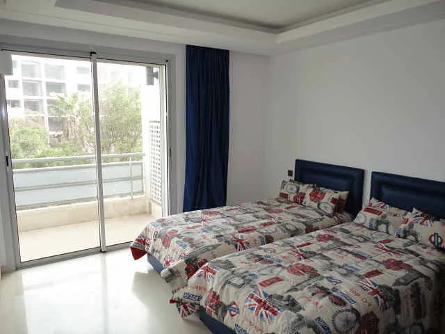 Gemeubeld Appartement met Terras en Zeezicht in Casablanca