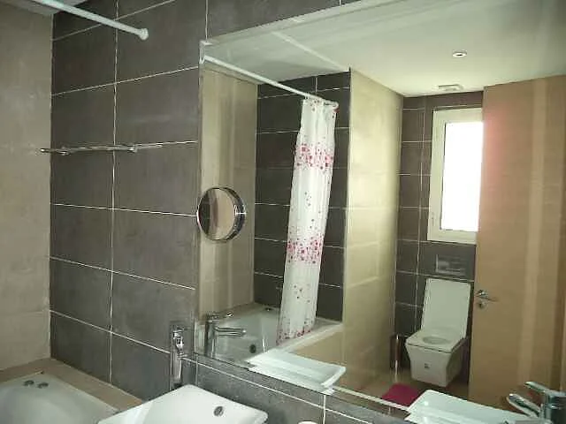 Stijlvol gemeubileerd appartement met zwembad in Rabat