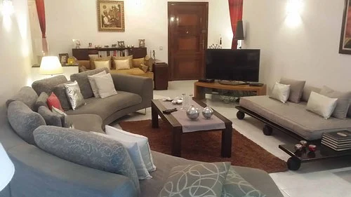 Appartement met Terras in Veilig Complex in Casablanca