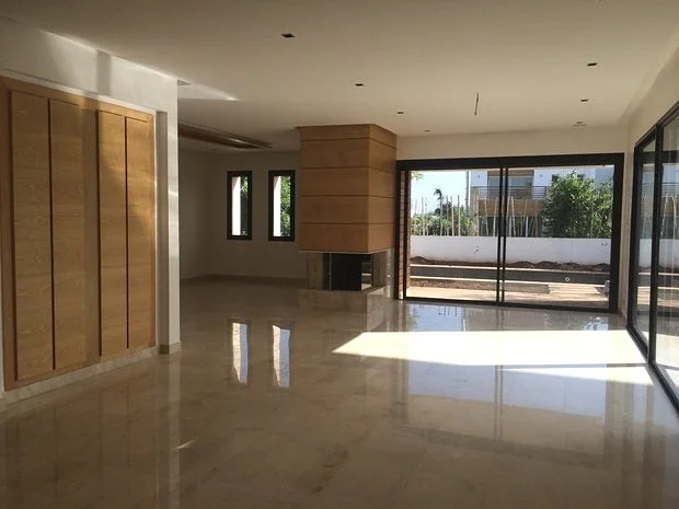Luxueuze Villa met Zwembad in Bouskoura