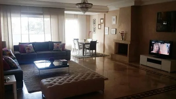 Modern gemeubeld appartement met tuin in Casablanca