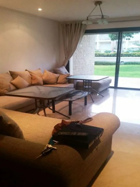 Nieuw gemeubileerd appartement met tuin en zwembad