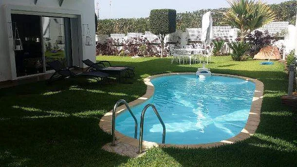 Villa met Zwembad in Rustige Wijk Casablanca