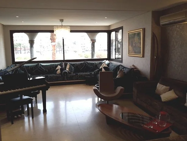 Appartement met Terras in Gewilde Wijk Casablanca