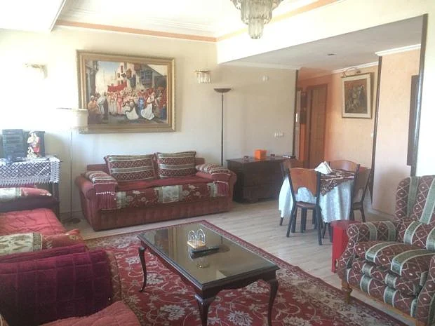 Gemeubeld Appartement met Terras in Bourgogne Casablanca