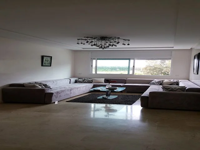 Nieuw Appartement met Balkon in Rabat
