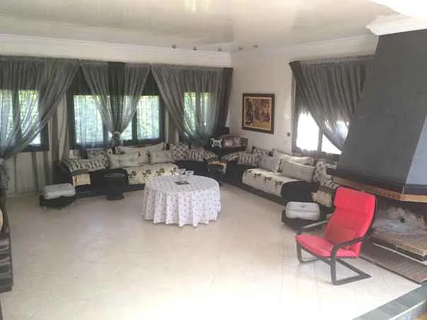 Villa met Tuin en Zwembad in Ain Diab