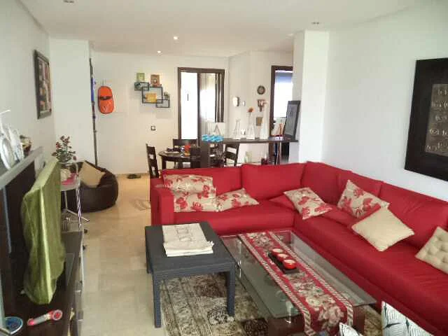 Nieuw Appartement met Terras en Zwembad in Bouznika