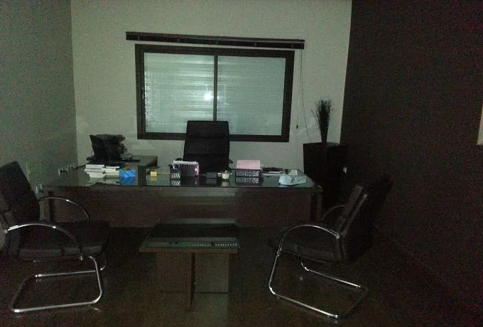 مكتب مفروش حديث في مكناس