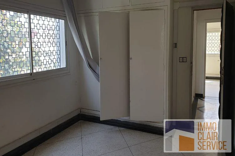 فيلا متميزة بموقع استراتيجي في سلا