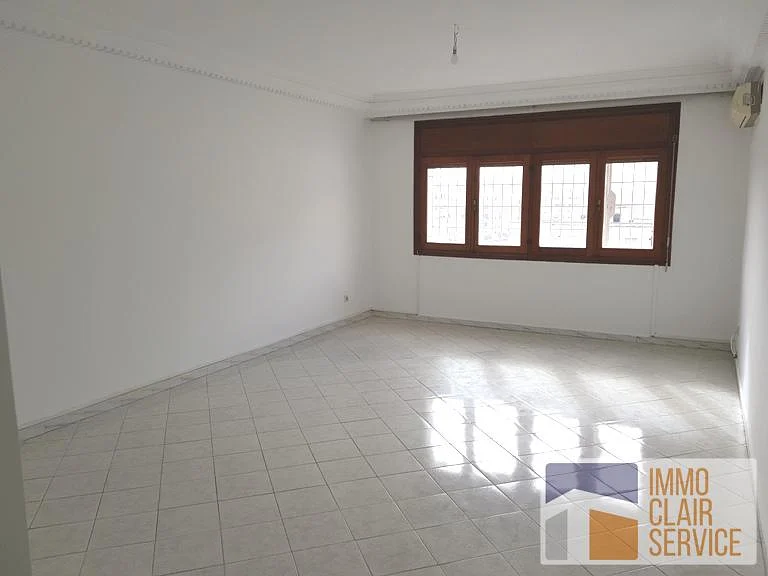 Ruim Appartement met Balkon in Casablanca