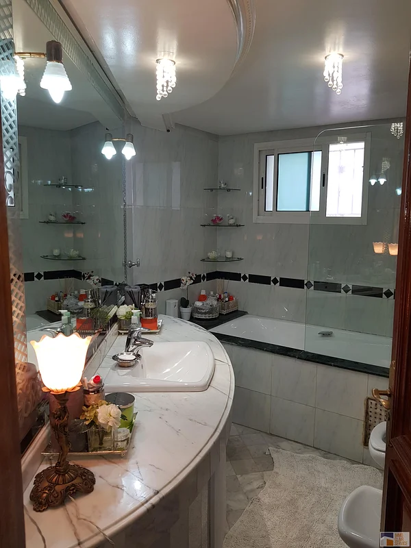 Luxueus Gemeubeld Appartement te Huur in Casablanca