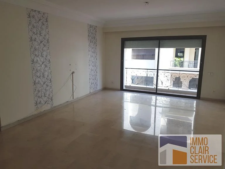 Hoogwaardig Appartement met Balkon in Casablanca