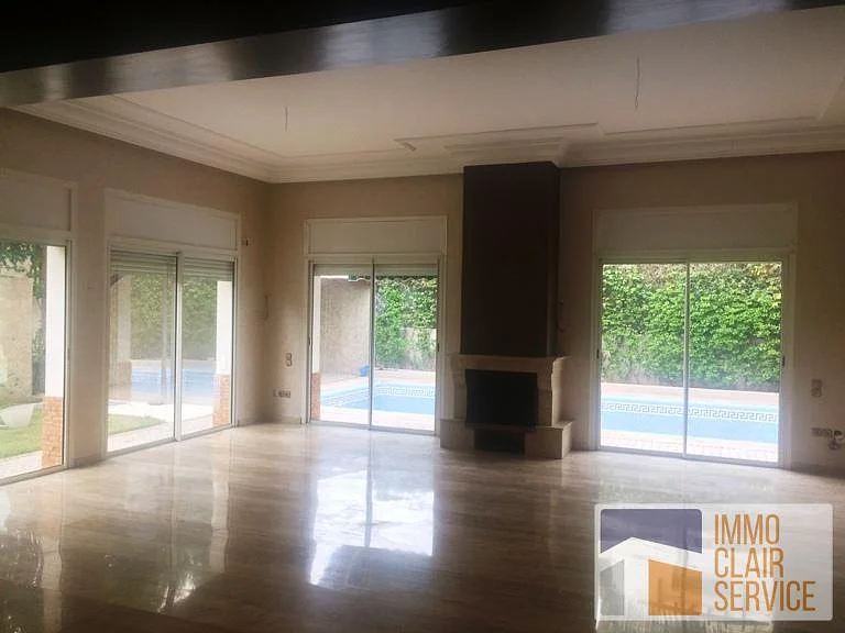 فيلا حديثة للإيجار في كاليفورنيا - الدار البيضاء