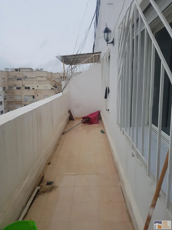 شقة للبيع بموقع مركزي في المعاريف