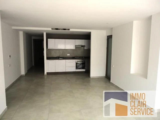 Modern Appartement met Balkon in Casablanca