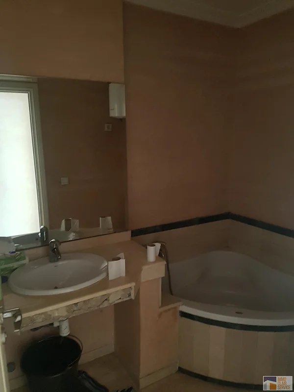 Appartement in Beveiligde Residentie met Terrassen in Casablanca