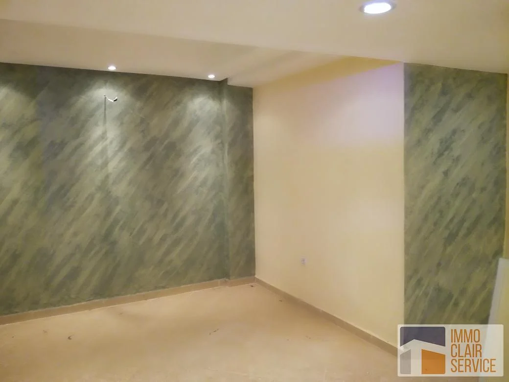 Commercieel Pand in Rabat met Terras