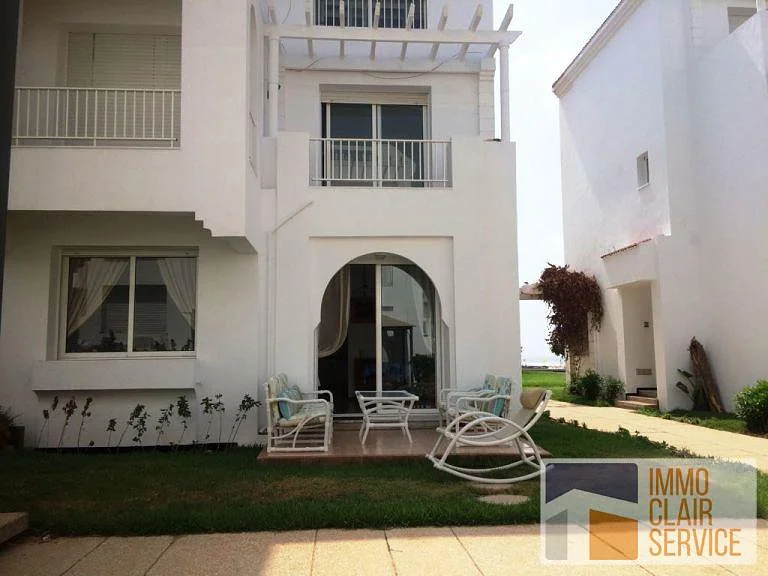 Ruim Duplex Appartement met Zeezicht in Casablanca
