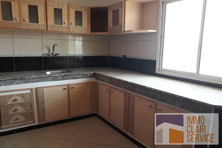 شقة في تمارة بموقع مميز