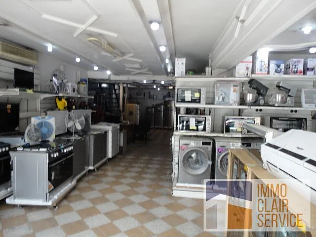 مكتب تجاري في موقع متميز بالمعاريف