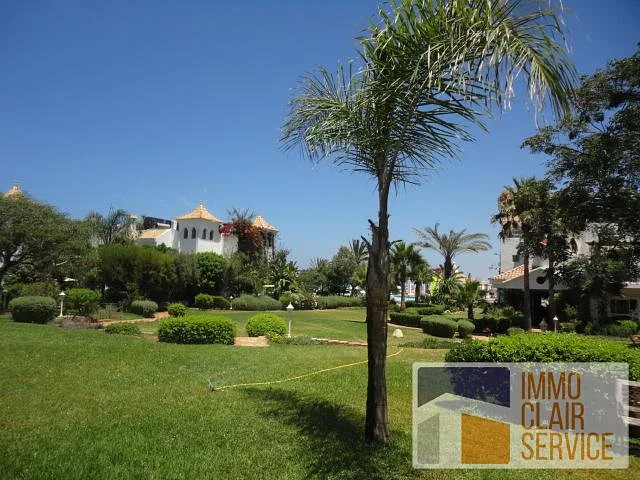 Gemeubelde Villa met Uitzicht op Zwembad in Casablanca