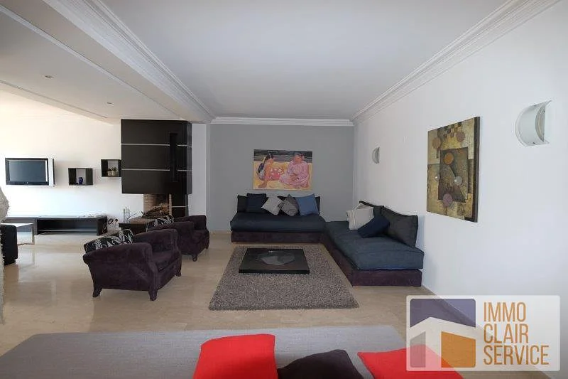 Luxueus Appartement met Balkon in Casablanca