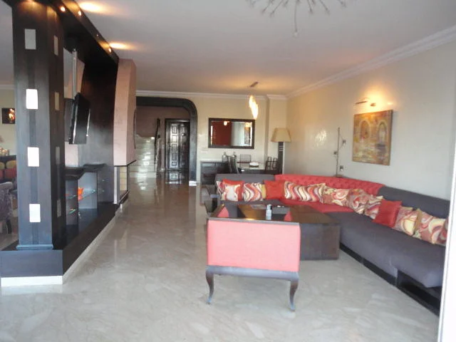 Gemeubileerde villa met zeezicht in Casablanca