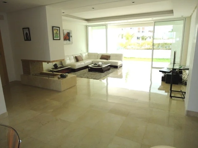 Hoogwaardige Tuinappartement te Huur in Bouskoura