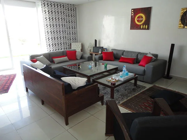 Gemeubeld Appartement met Terras in Casablanca
