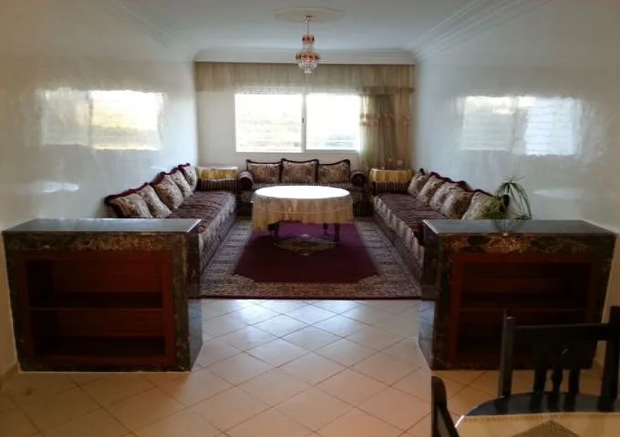 Gemeubeld Appartement met Terras in Rabat