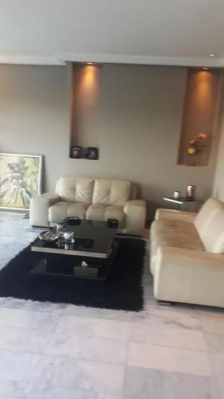 Luxueuze Villa met Zwembad en Golfzicht in Bouskoura