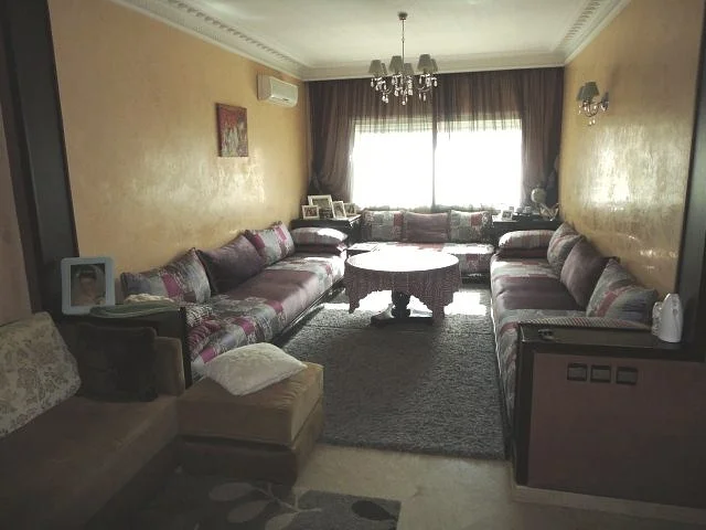 Duplex Appartement met Balkon in Casablanca