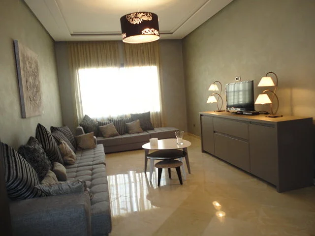 Nieuw gemeubeld appartement met terras in Casablanca