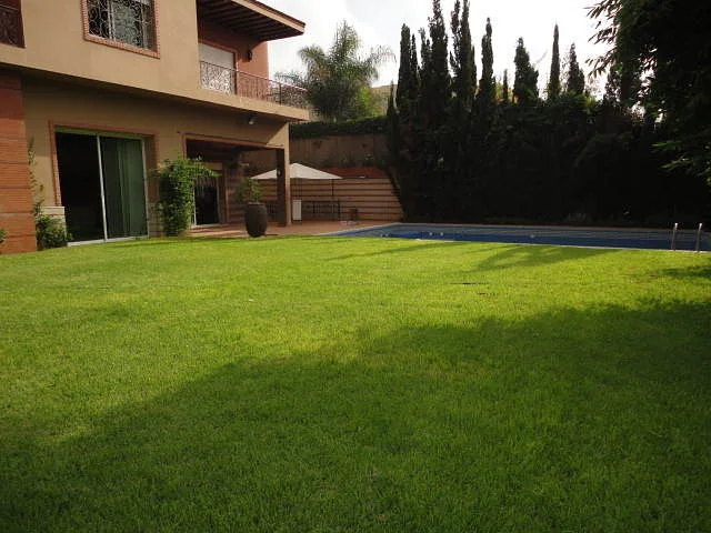 Gerenoveerde Villa met Tuin en Zwembad in Californie