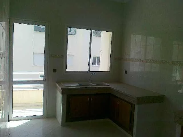 شقة جديدة في حي هادئ بمكناس