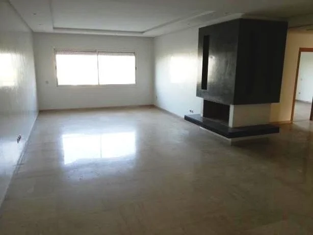 Appartement te Huur met Tuinzicht in Ain Diab