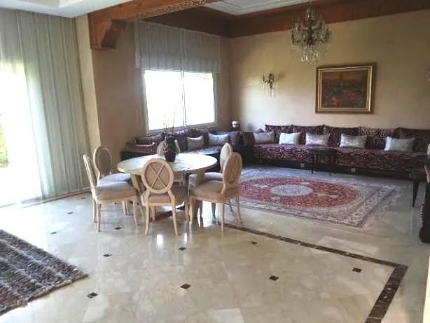 Te Huur: Luxe Villa met Tuin in Ain Diab